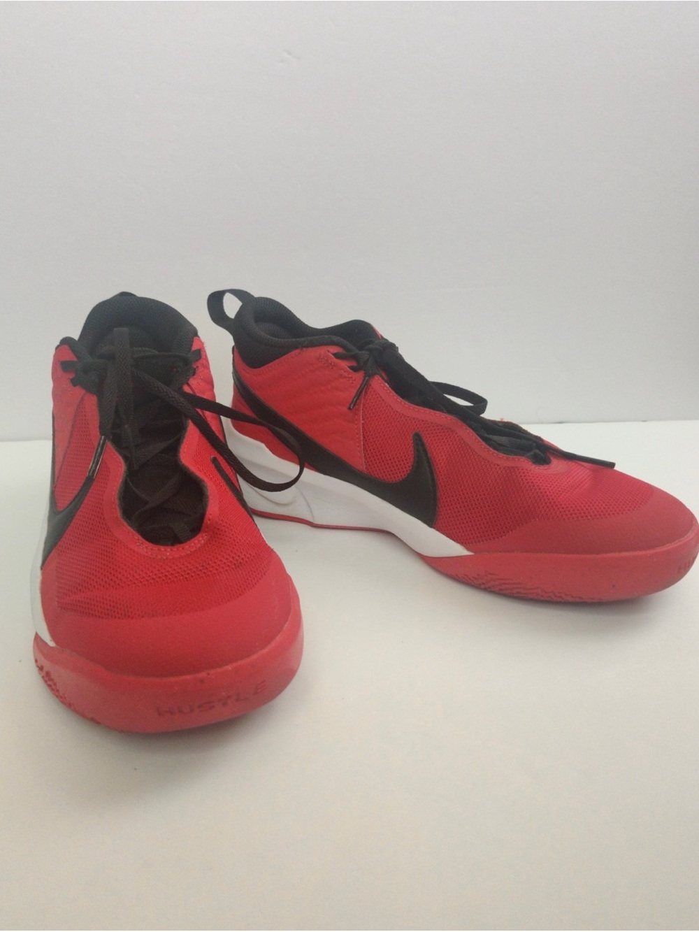 Nike Team Hustled D10 Boy’s University Shoes